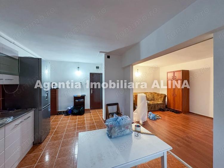 Apartament cu 2 camere decomandat în Decebal