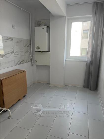 Apartament cu 3 camere semidecomandat, mobilat în Cug