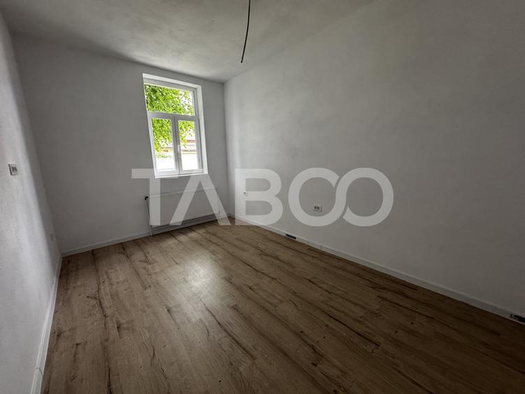 Apartament cu 3 camere semidecomandat în Piața Cluj