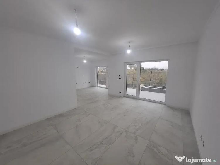 Casă cu 5 camere cu Teren 40 Mp în Gai