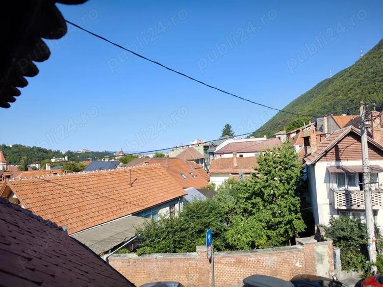 Apartament cu 3 camere decomandat în Schei