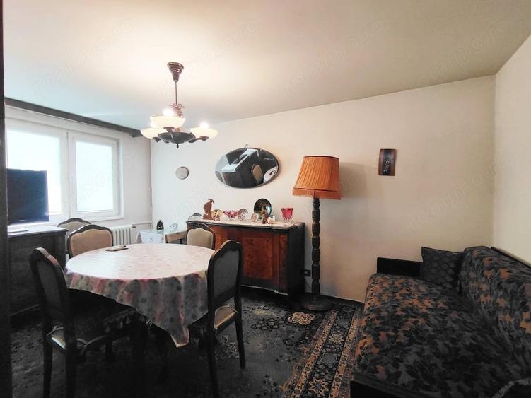 Apartament 3 camere, decomandat, zona 1 Decembrie 1918 - 10