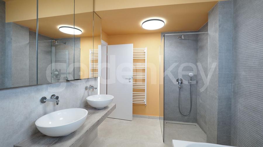 Casă individuală cu 5 camere cu Canalizare în Corbeanca