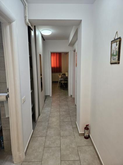 Apartament cu 2 camere decomandat în Fundeni