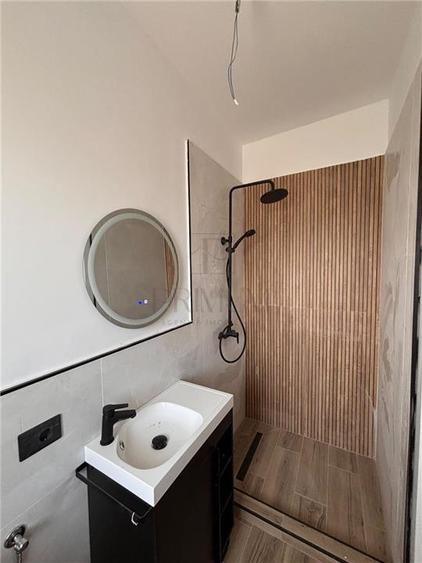 Duplex cu 4 camere cu Canalizare în Moșnița Nouă