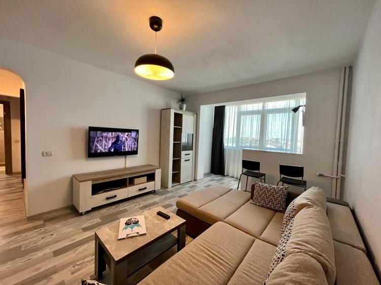 Apartament cu 2 camere decomandat în Casa de Cultură