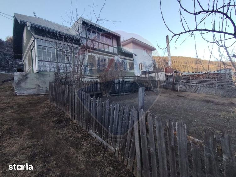 Case cu 7 camere de vanzare in comuna Panaci, sat Dragoiasa. - 13