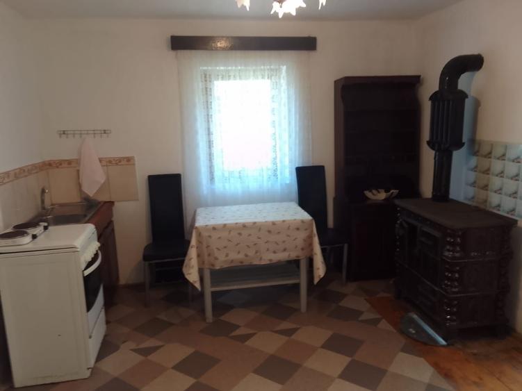 Casă cu 3 camere în Plopiș