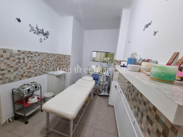 Casă individuală cu 8 camere cu Canalizare în Ultracentral