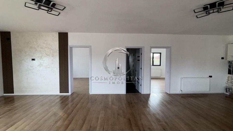 Casă individuală cu 3 camere cu Canalizare în Stâlpu