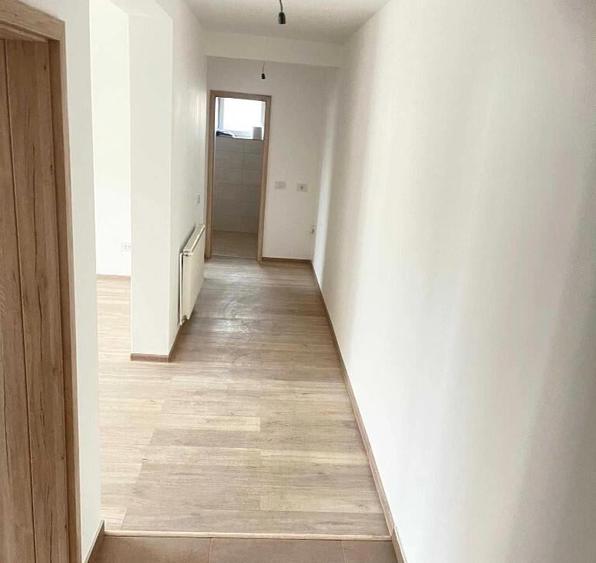 Apartament cu 2 camere, decomandat - zona Tractorul.. - 1