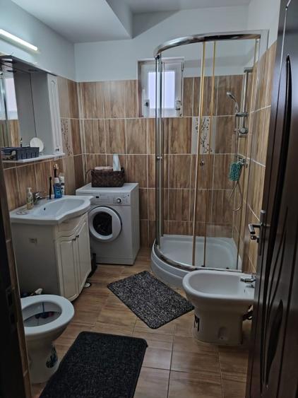 Inchiriez apartament cu 3 camere - 6