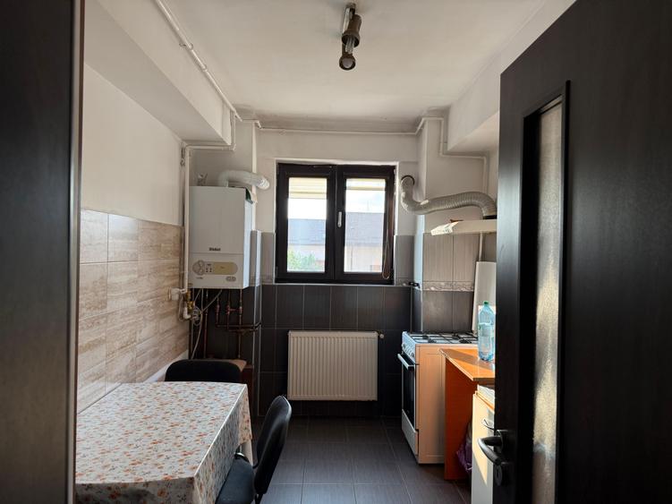 2 camere decomandat, mobilat/utilat + parcare, 375 negociabil - 4