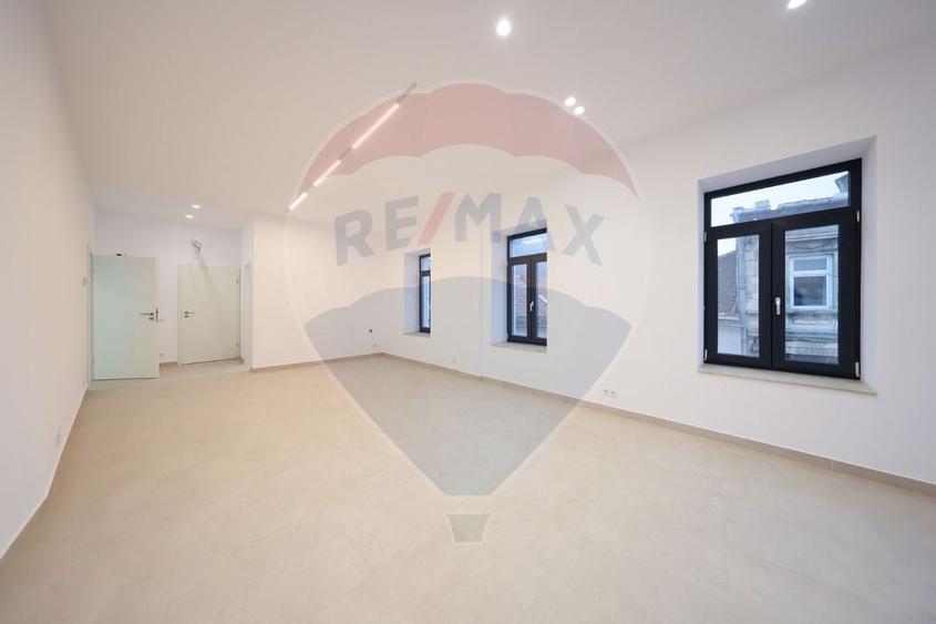 Constructie comerciala P+2 funcțiuni mixte  - str. Iuliu Maniu - 10