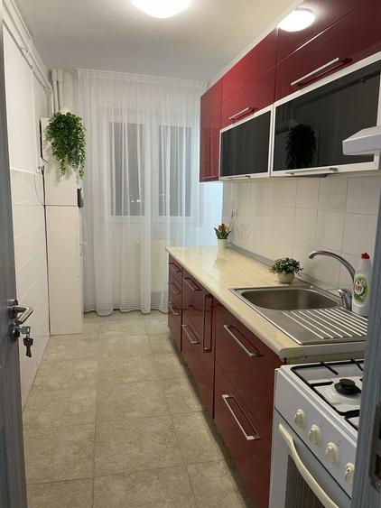 Inchiriez apartament 2 camere B-dul Tineretului - 7