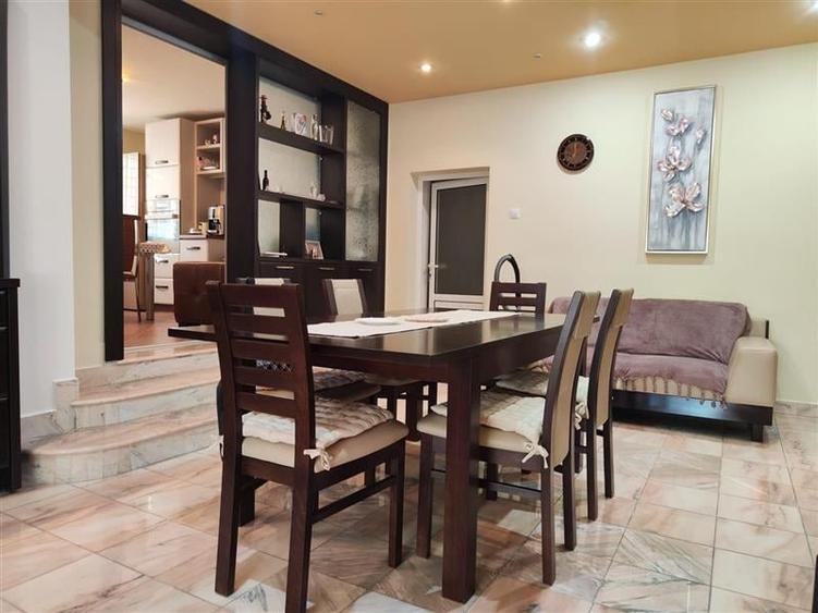 Casa fabuloasa tip VILA, cu piscina intr-o zona perfecta. - 5