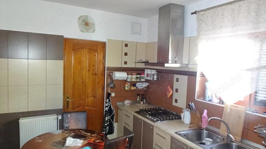 Vand casa in sistem P+M, are suprafa?a utila 160 mp,finisata integral ?i echipata complet. - 15