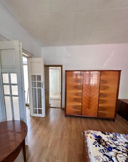 Proprietate 2 corpuri situata in zona Tomis I - 4