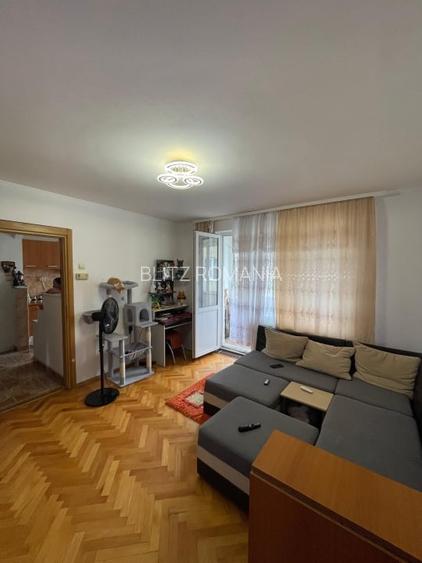 Apartament de vanzare, cu 2 camere, etajul 3, 46 mp, zona policlinica Sf. Maria