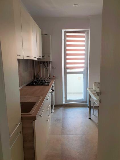 Apartament cu 2 camere decomandat în Roșu