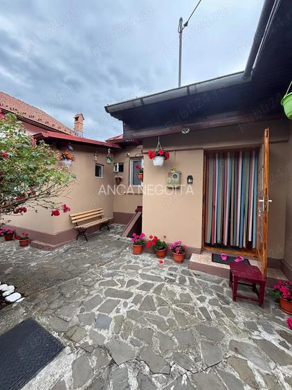 Casa primitoare in Bu?teni, cartierul Zamora zona A