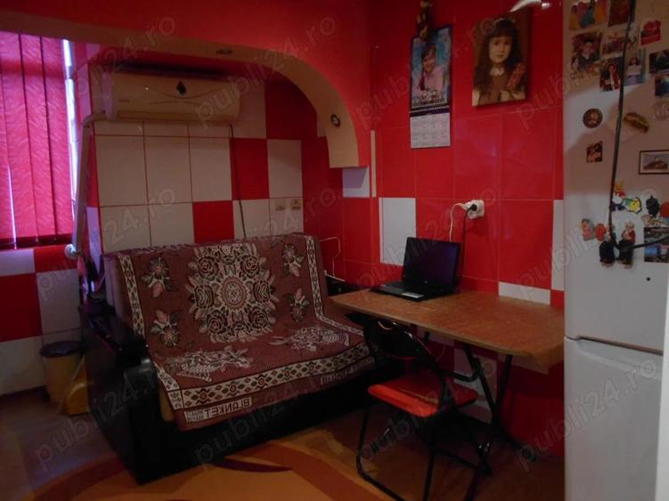 Inchiriere Apart. 1 camera, supr. utila de 36.mp. + balcon, mob. utilat Str. Rosiorilor - Scolilor. - 11