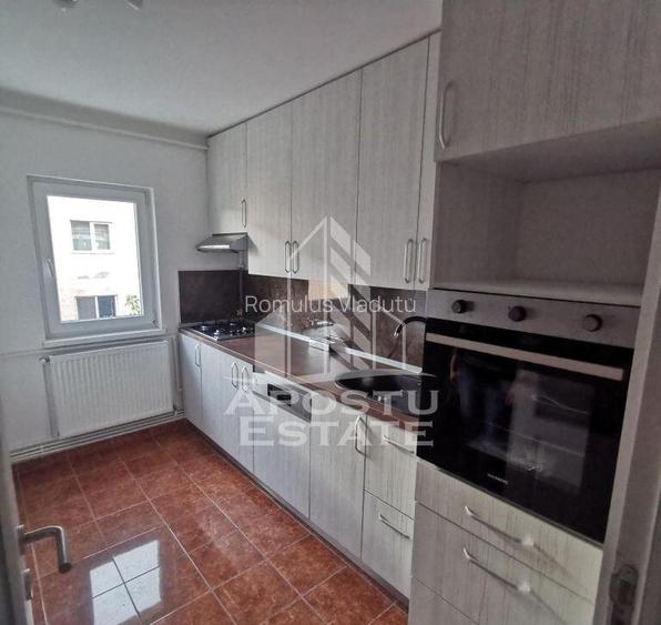 Apartament cu 3 camere, 2balcoane,2 bai, complex, central... Apartament cu 3 camere, 2balcoane,2 bai, complex, central...