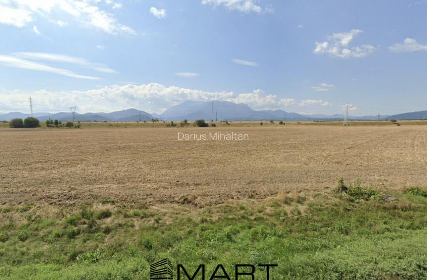 Teren 4,7ha, deschidere 200ml, Rasnov la DN73 Teren 4,7ha, deschidere 200ml, Rasnov la DN73