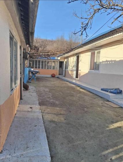 Casa de vanzare, 30 km de Barlad - 2