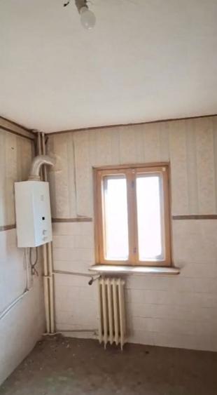 Vand apartament, 2 camere , etaj 2 - 5