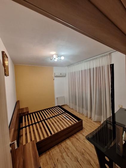 Închiriez apartament mobilat si utilat zugrăvit aer condiționat loc parcare - 4