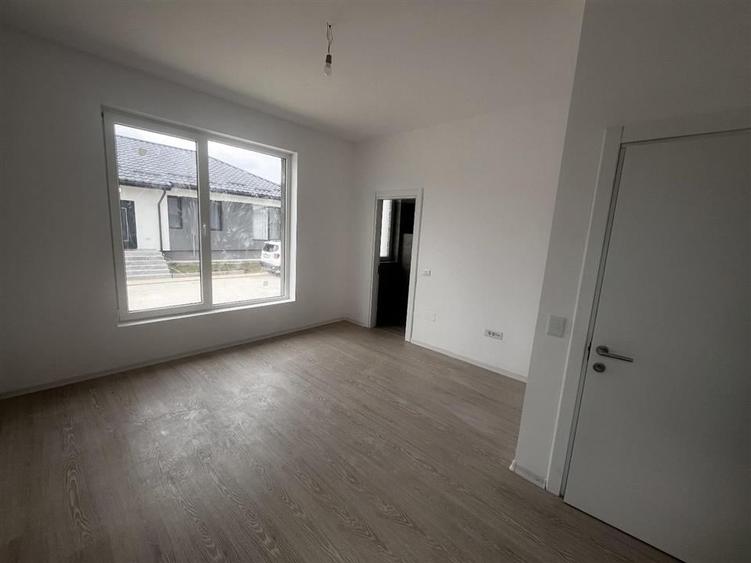 Casa individuala 4 camere in Tunari. - 10