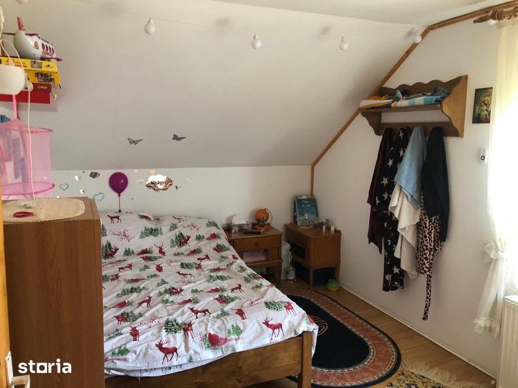 Casă cu 3 camere cu Teren 350 Mp în Moieciu