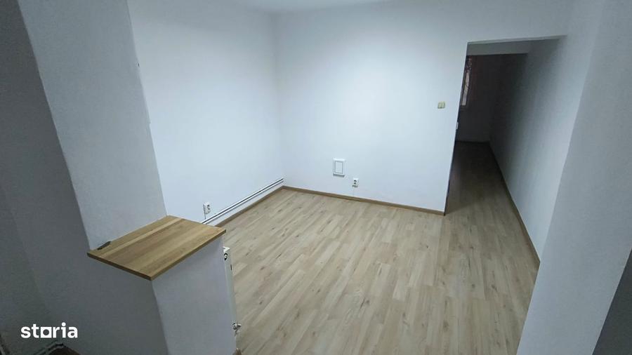 Spatiu comercial central, 40 mp, vitrina, acces din strada, salon - 3