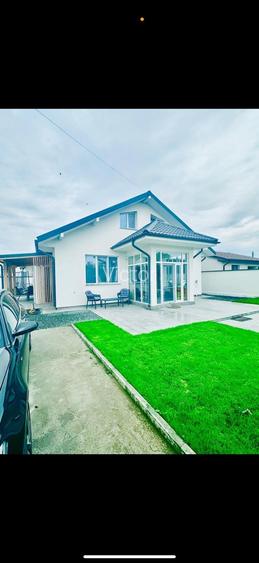 Lumina/Peninsula-casa P+M