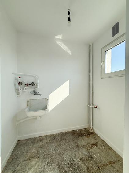 Vanzare Garsoniera Metrou Parc Drumul Taberei, Piata Moghioros - 6