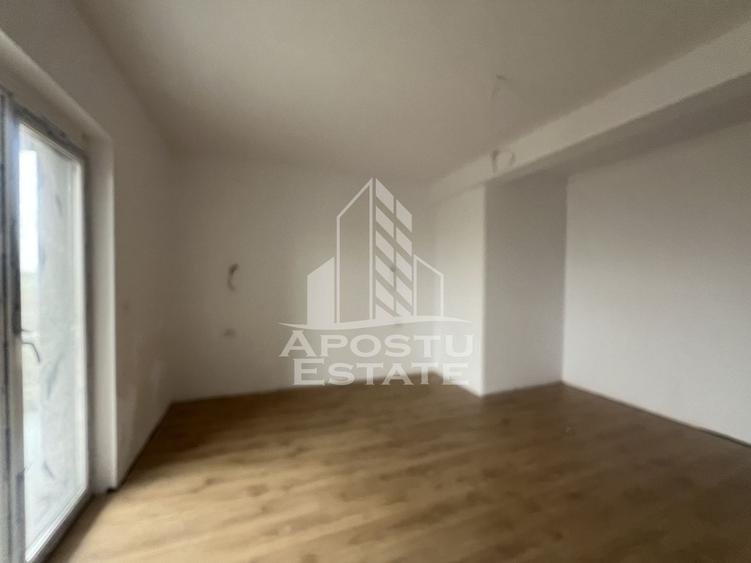Duplex cu 4 camere cu Canalizare în Covaci