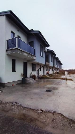 VAND 3 VILE 360MP+300MP CURTE+2 LOC PARCARE IN ZONA 1 DECEMBRIE IF-250.000 euro - 1