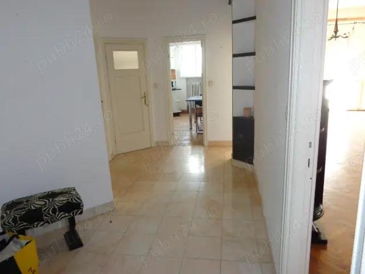 Apartament cu 4 camere, cu o suprafa?a utila de 105 m2, situat intre Pia?a Romana ?i Calea Victoriei - 7