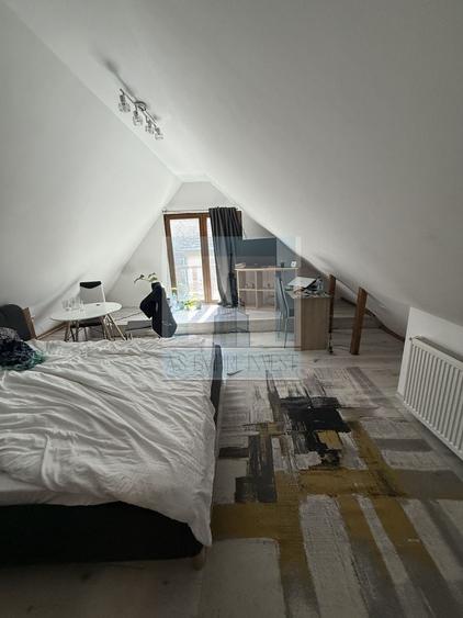 Casa 10 camere, 5 bai, 380 mp teren - zona Astra - 14