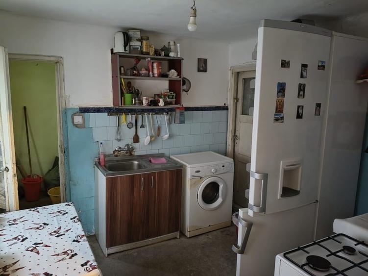 Casă 3 cam + Teren = 241 metri pătrați de oportunități în centrul Ploieștiului - 8