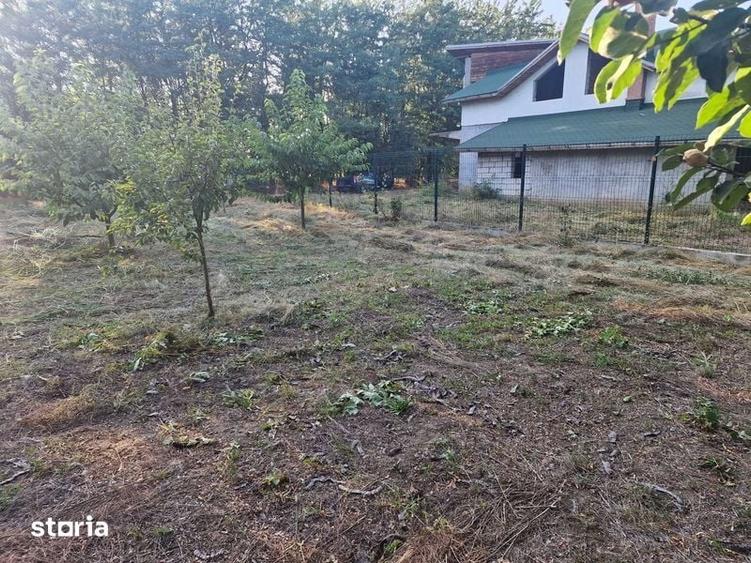 Teren de 825 mp, în Frătești