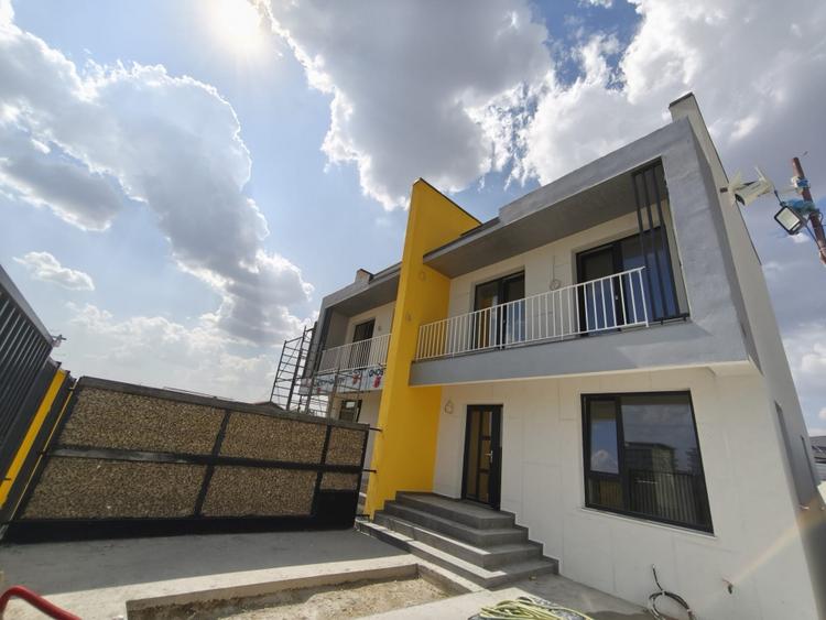 Vanzare vila moderna cu terasa circulabila imensa - 26