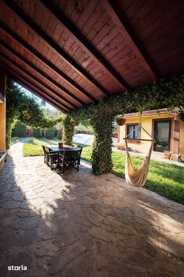 Casă cu 6 camere cu Canalizare în Budești