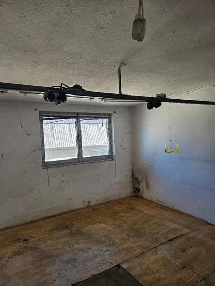 Hale ptr chirie SC total1000 mp , birouri 200 mp, curent capacit.mare , Zona Centura-Metro - 7