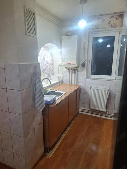 Inchiriez apartament cu 3 camere - 4