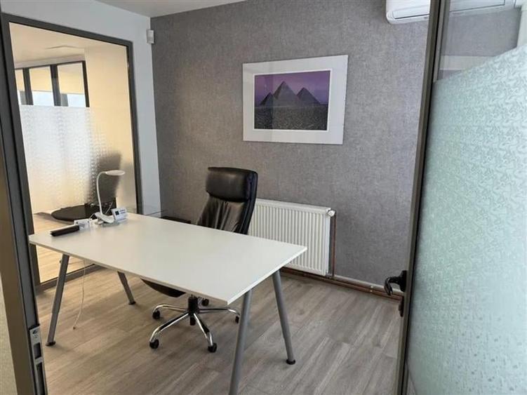 Unirii-Traian, birou modern, parter inalt, terasa proprie - 1