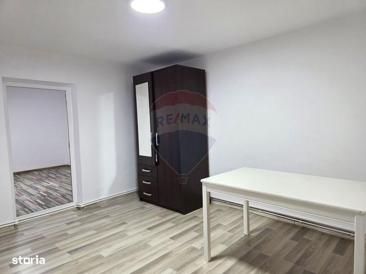 Casa / Vila cu 6 camere de vanzare in zona Mihai Viteazu - 9