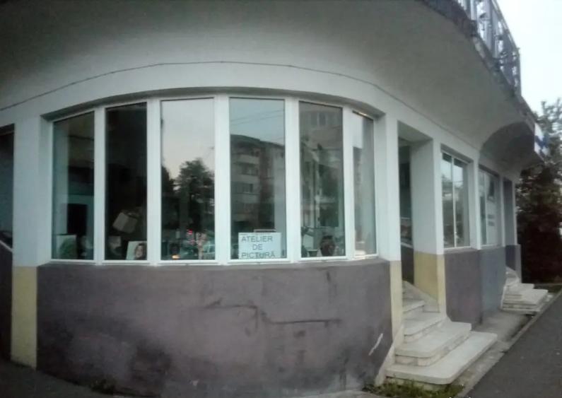 Spatiu comercial (teren proprietate personala--cumparat)+ apartament anexat - 2