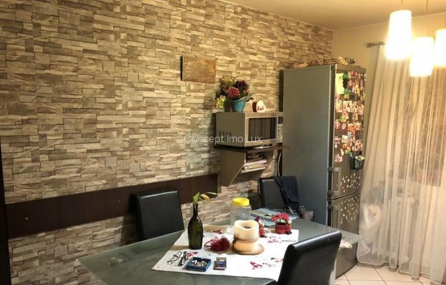 2 camere zona 23 August